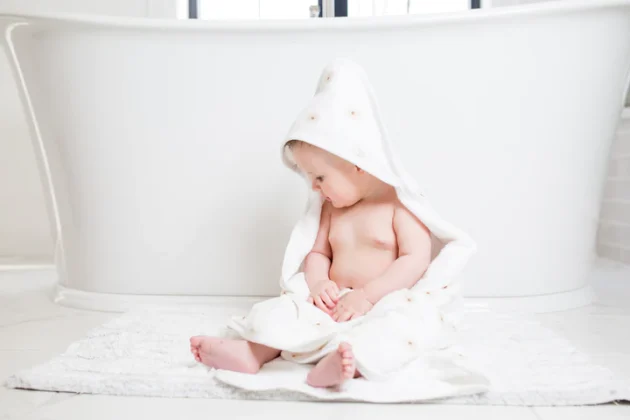 Hooded Towel- Daisies - Image 4