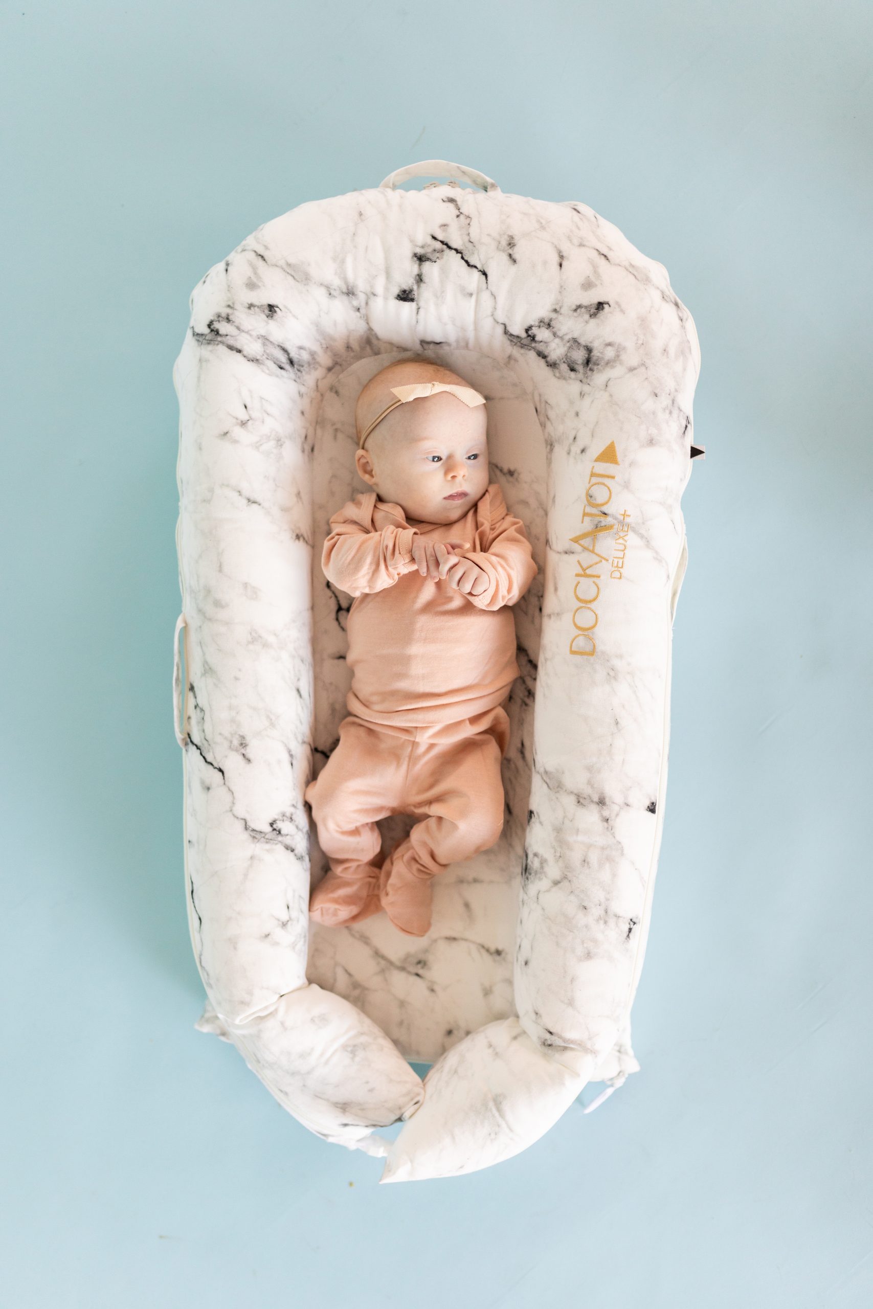 DockATot Deluxe+ Pod - Carrara Marble - Image 2