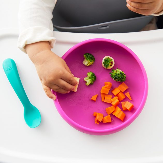 OXO TOT SILICONE PLATE - PINK - Image 5