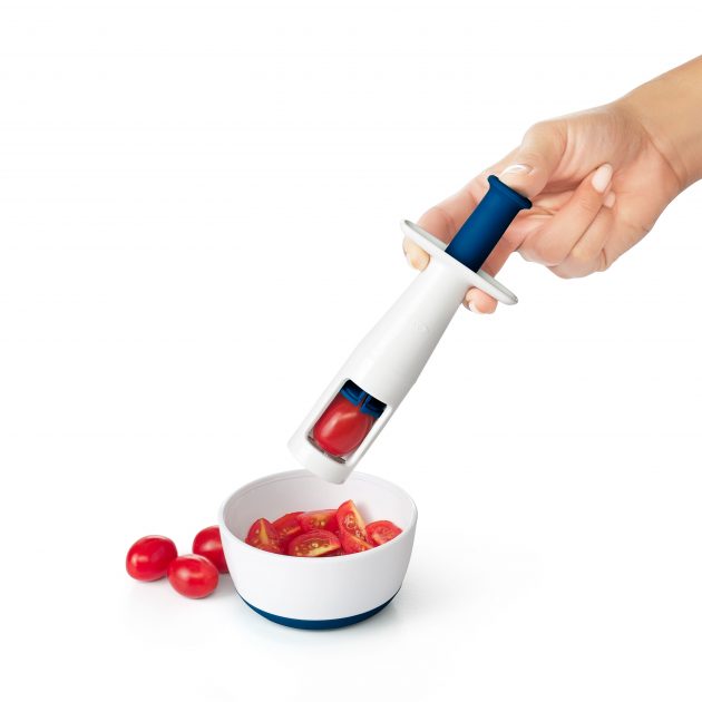 OXO TOT GRAPE CUTTER - NAVY - Image 2