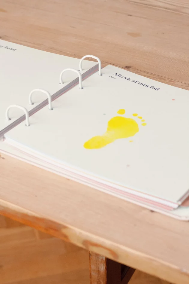Hand & footprint - clean-touch - Yellow - Image 4