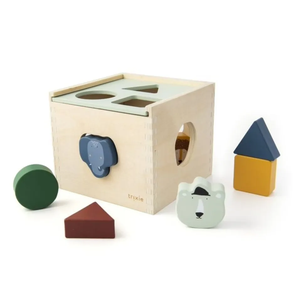 Wooden shape sorter