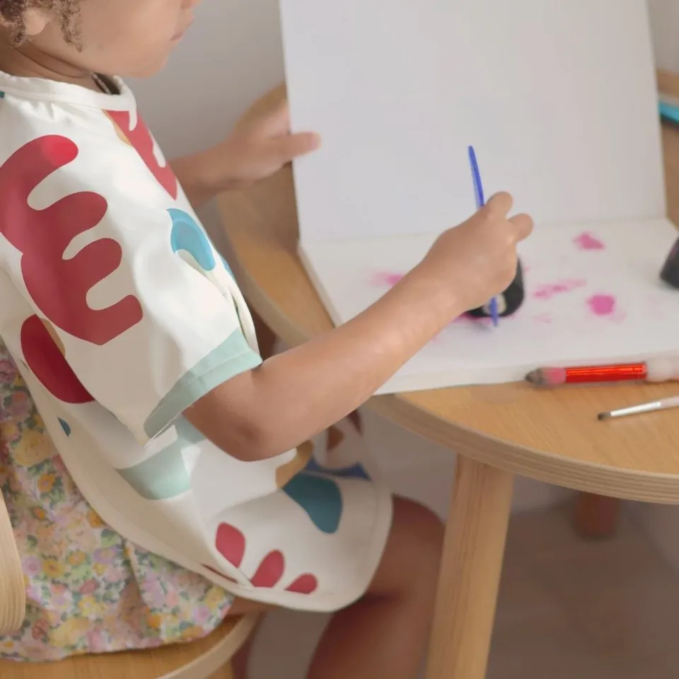 Bib 2-in-1 With Removable Sleeves - Playful - Image 2