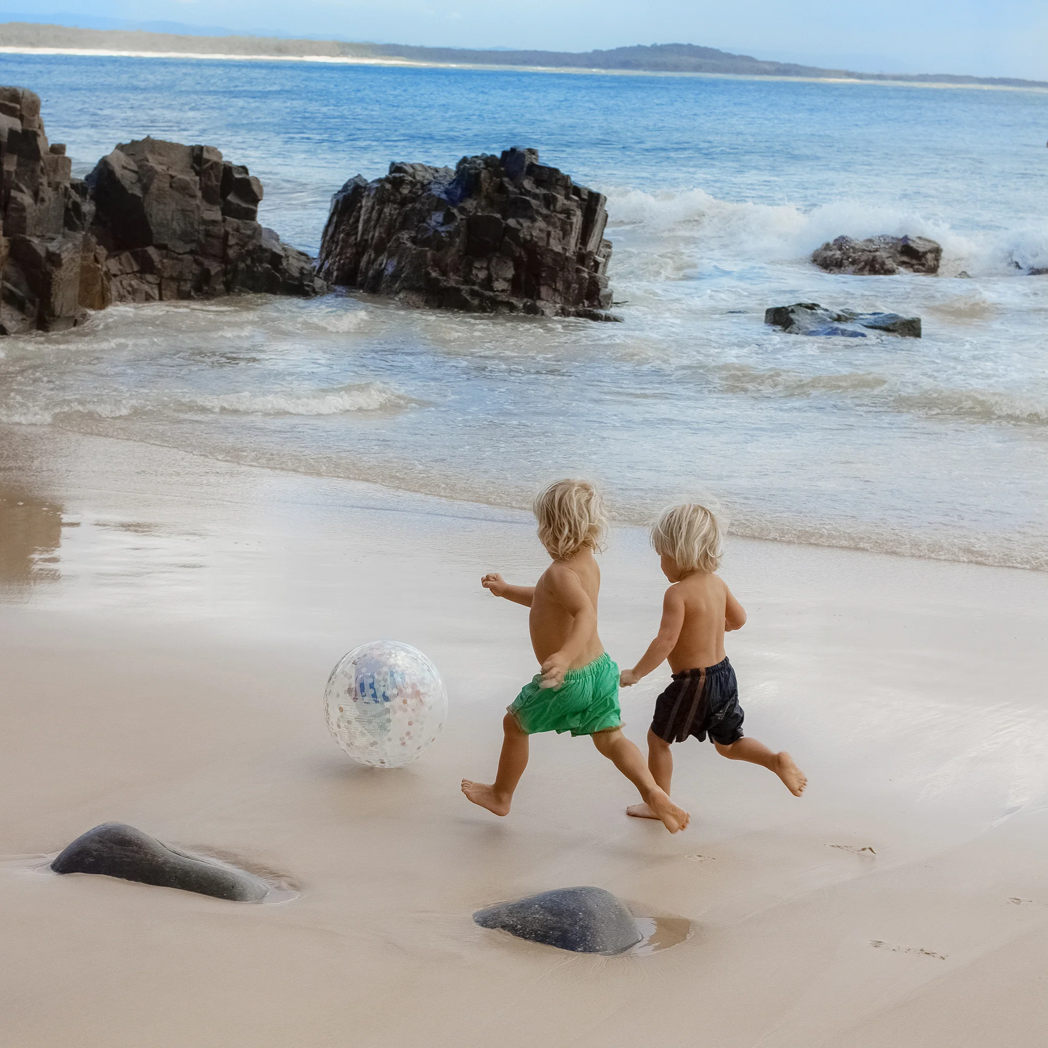 SunnyLife - 3D Inflatable Beach Ball Sid the Seagull Blue Stripe - Image 3